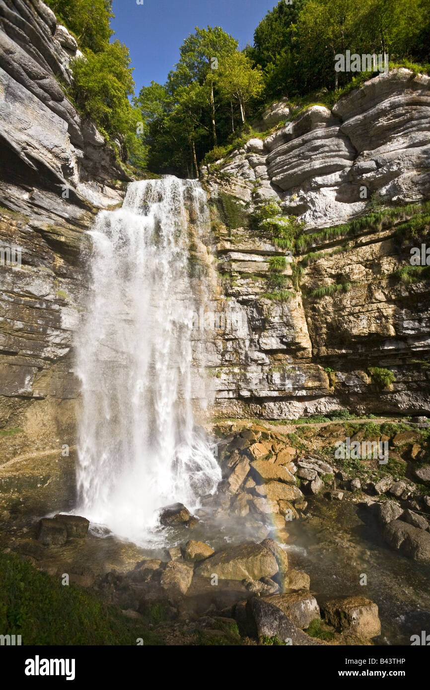 Der Igel-Wasserfall: der Fall von der "Big Jump" (Jura - Frankreich). Cascade du Hérisson: la Chute du Grand Saut (Jura - Frankreich) Stockfoto