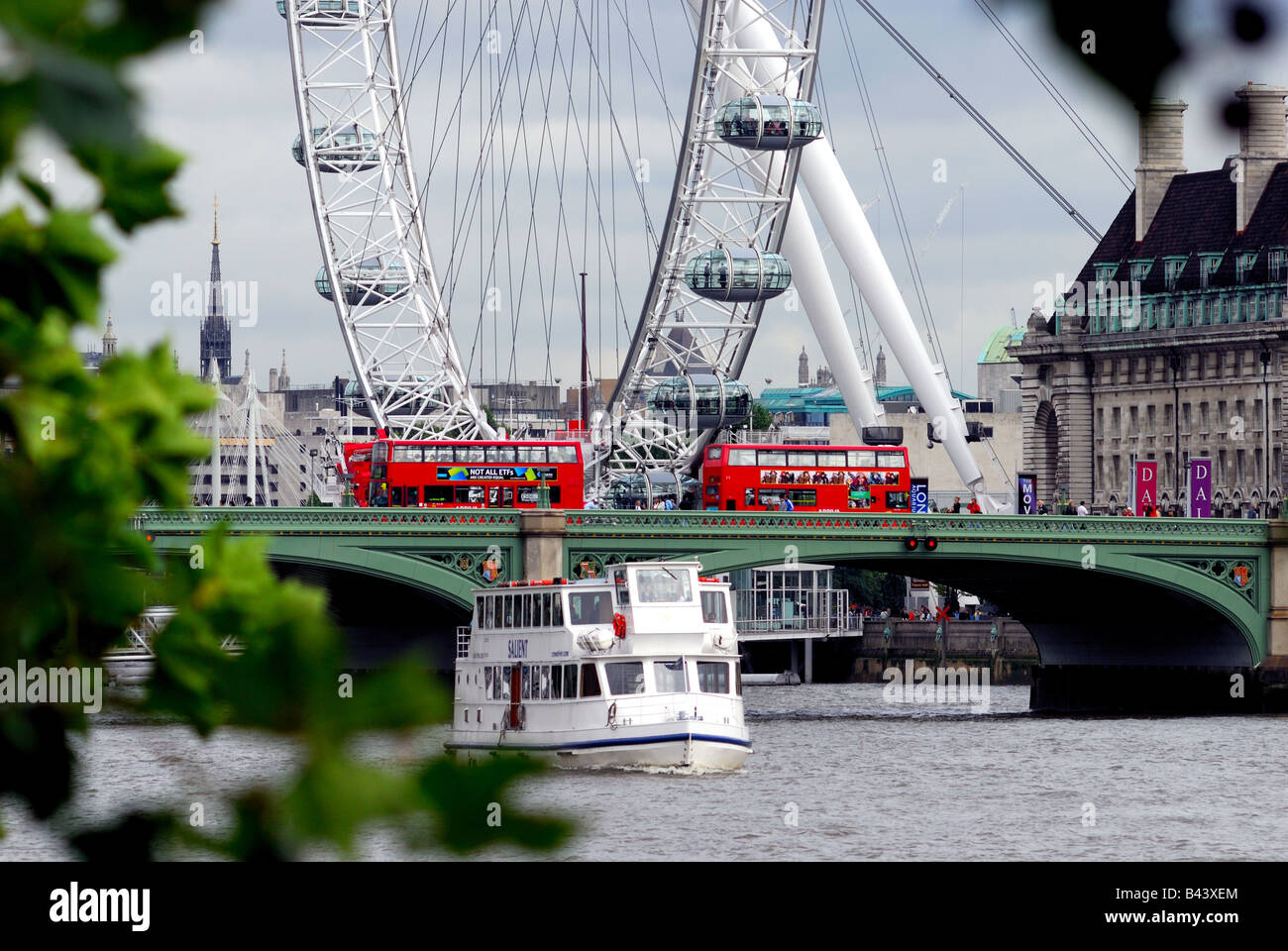 Westminster Bridge London Busse, England Stockfoto