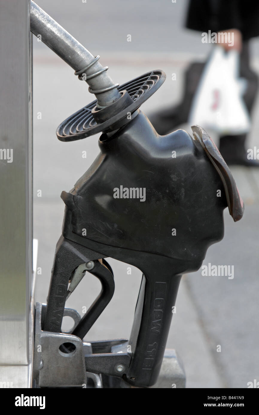 öl Absaugen Tankstelle In Der Nähe Kraftstoff und tankstelle -Fotos und -Bildmaterial in hoher Auflösung