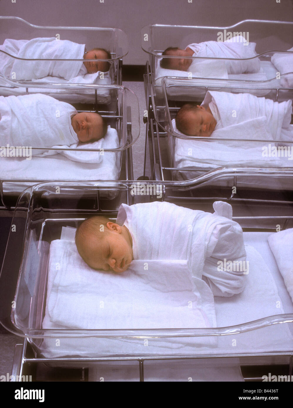 Neugeborenen im Krankenhaus Kindergarten Stockfoto