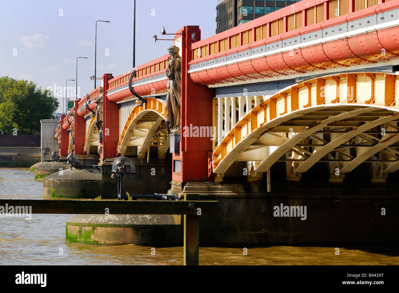 Vauxhall Bridge, Themse, London Stockfoto