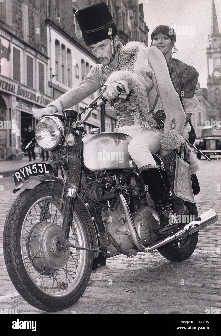 Patrick Malahide Januar 1974 Schauspieler ist ein Hassar in Eile Bild in bulgarischen Kavallerieoffizier Uniform Stockfoto