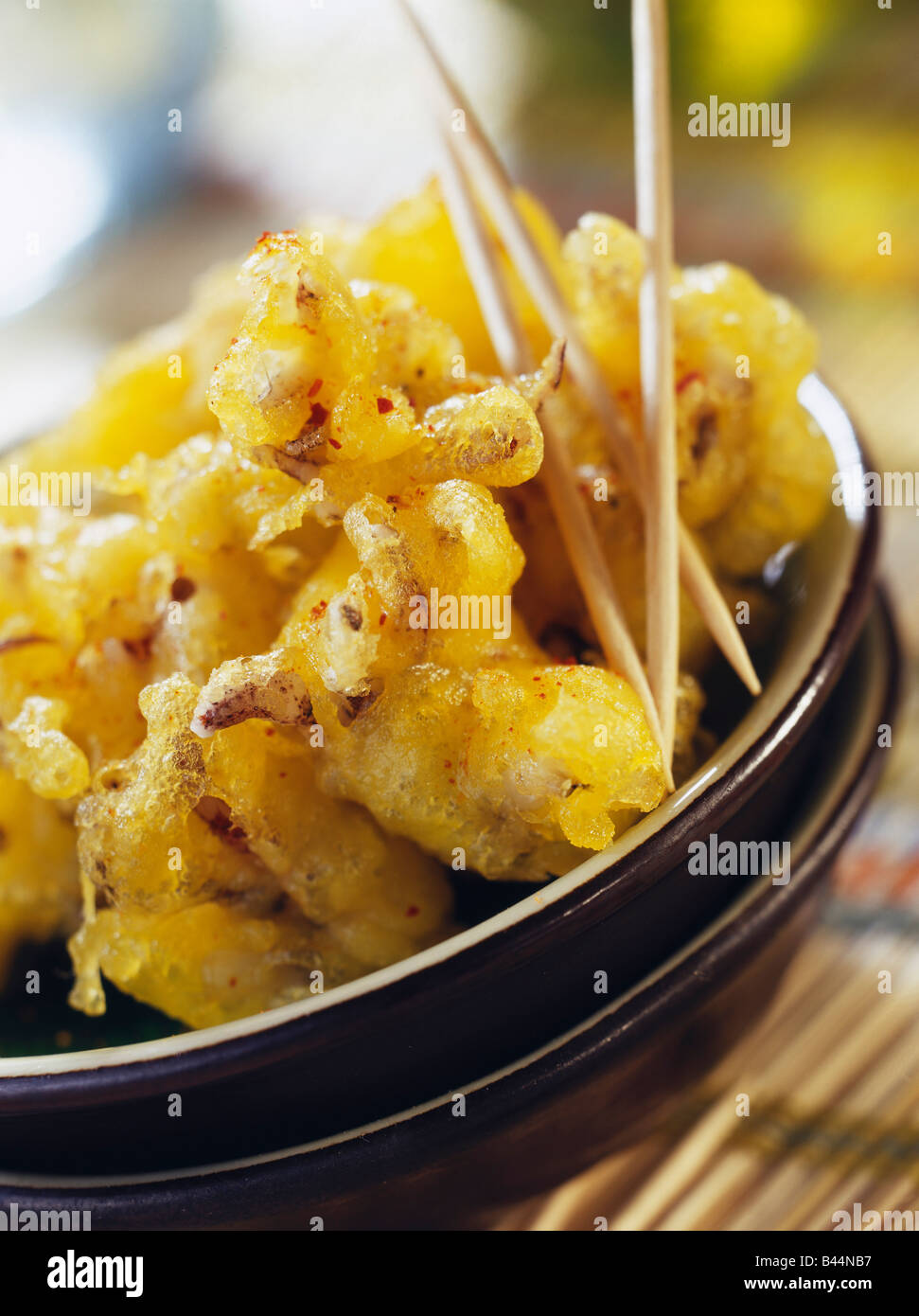 Tintenfisch-Tapas mit zerkleinerten Tomaten Stockfotografie - Alamy