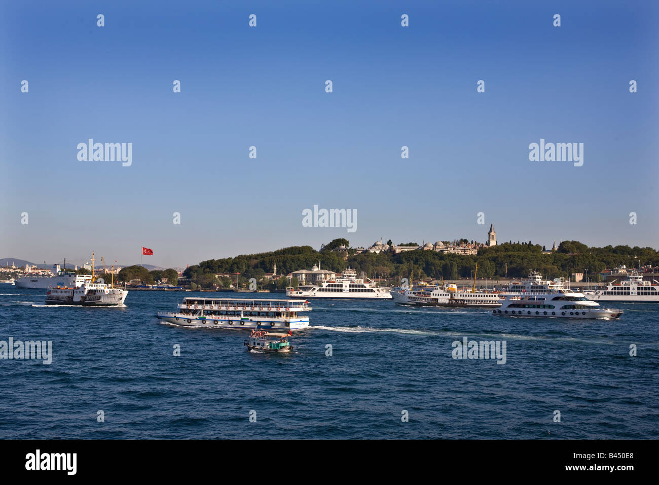 Fähre Boote Straße von Istanbul Bogazi Istanbul Türkei Stockfoto