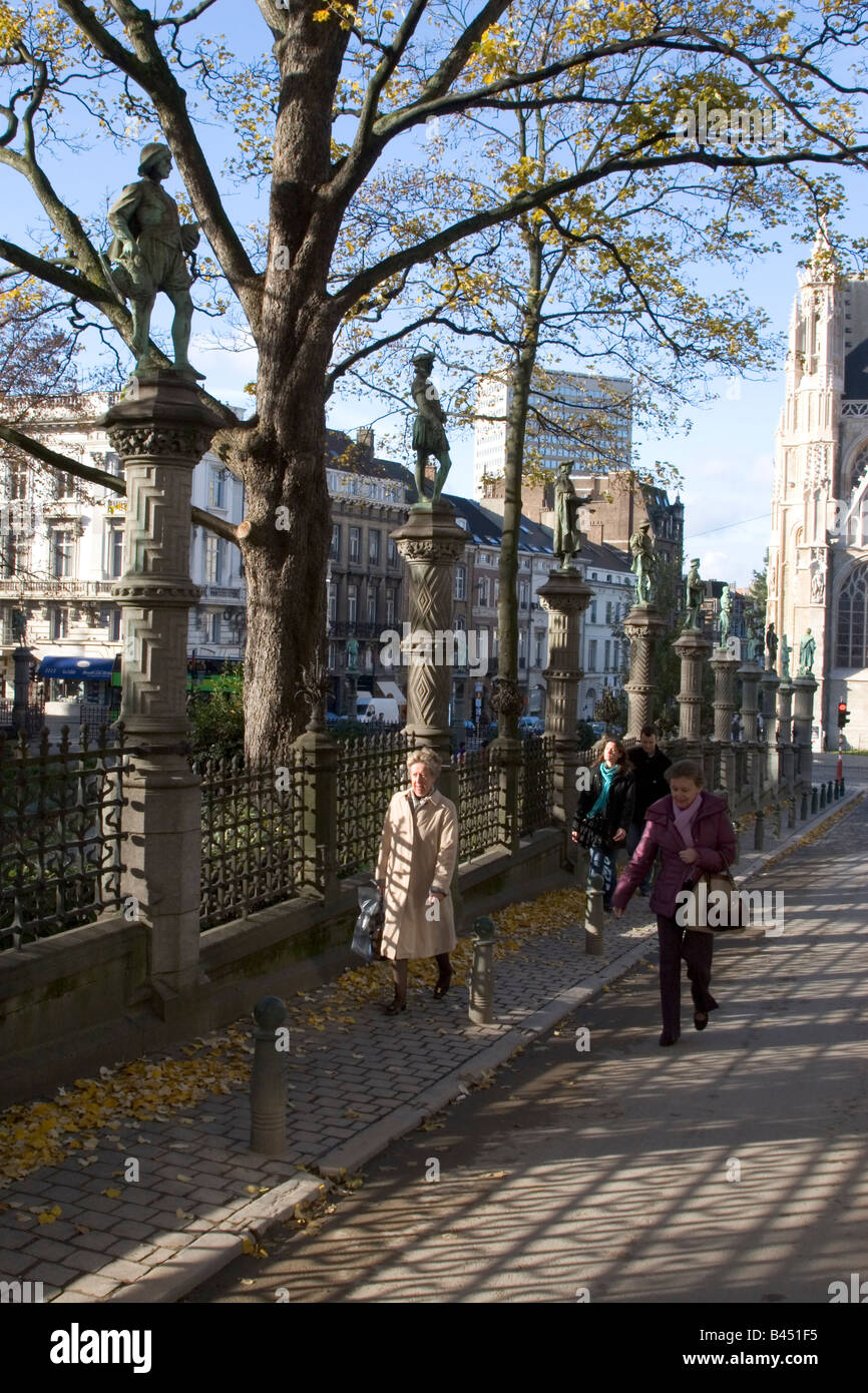 Öffentliche Gärten des Place du Petit Sablon im gehobenen und