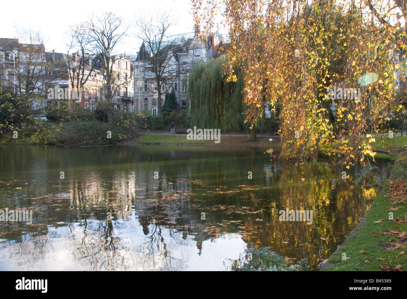 Öffentliche Gärten der Platz Marie Louise erstellt von Gedeon Bordian in Brüssel im Herbst fotografiert Stockfoto