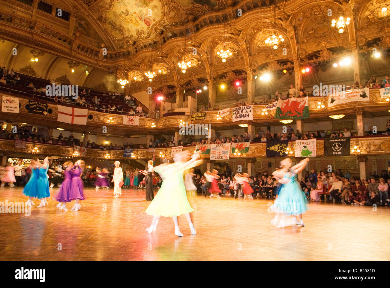 Junior Dance Meisterschaften im Festsaal des Blackpool Tower gehalten Stockfoto
