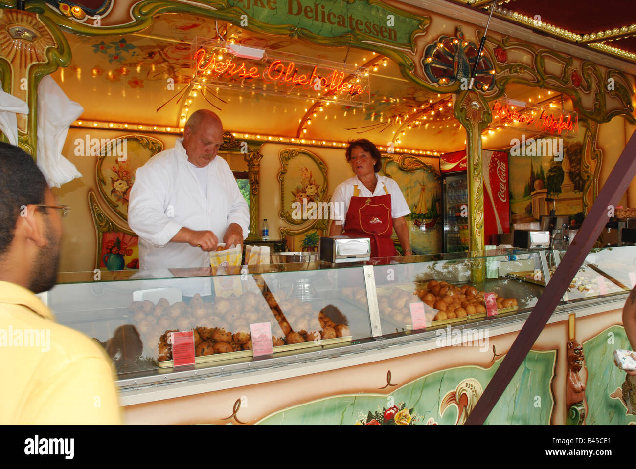 Marktstand verkaufen Pfannkuchen und Crepes im Freizeitpark Efteling Kaatsheuvel Niederlande Stockfoto