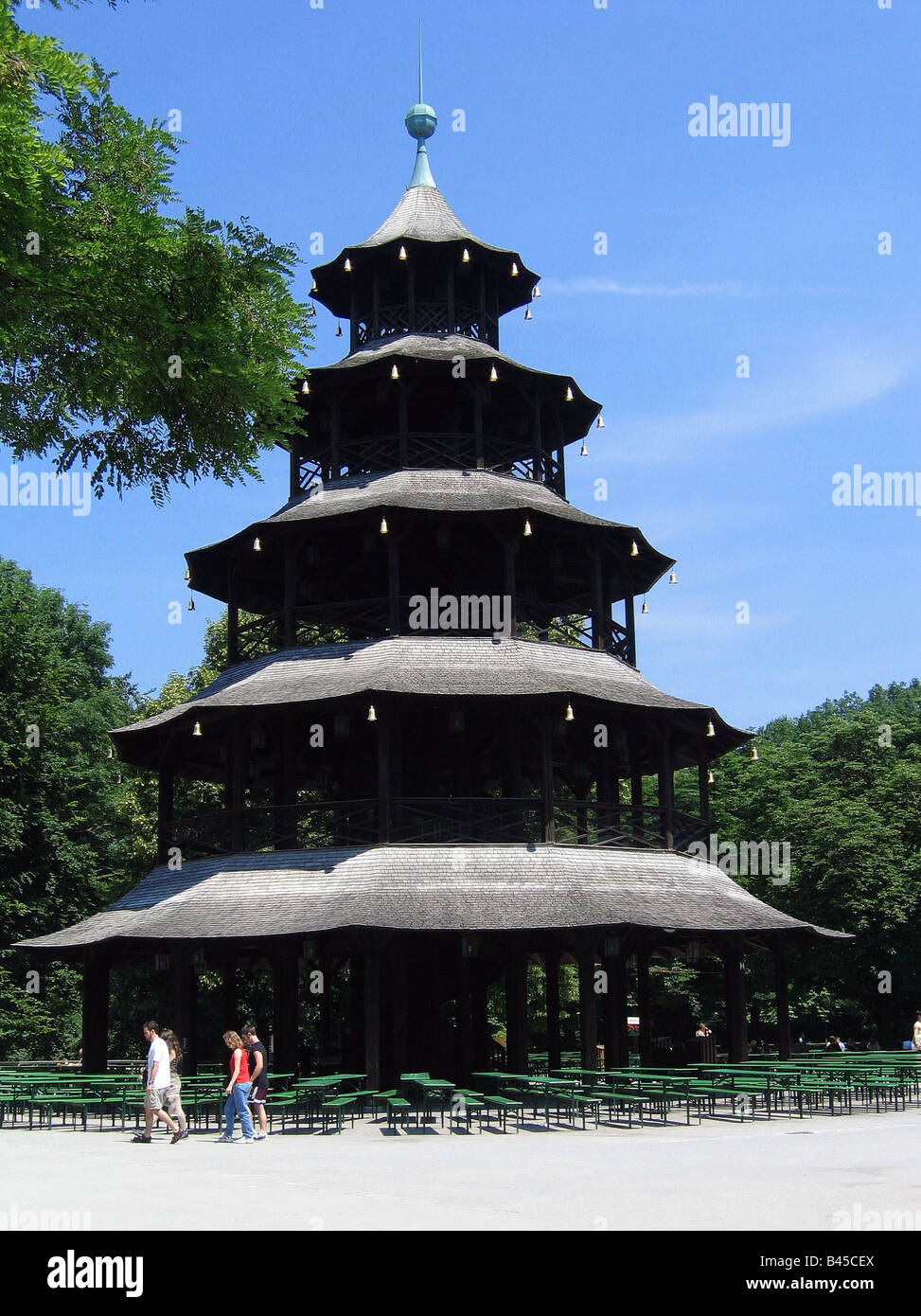 Chinesischer turm im englischen garten Fotos und Bildmaterial in