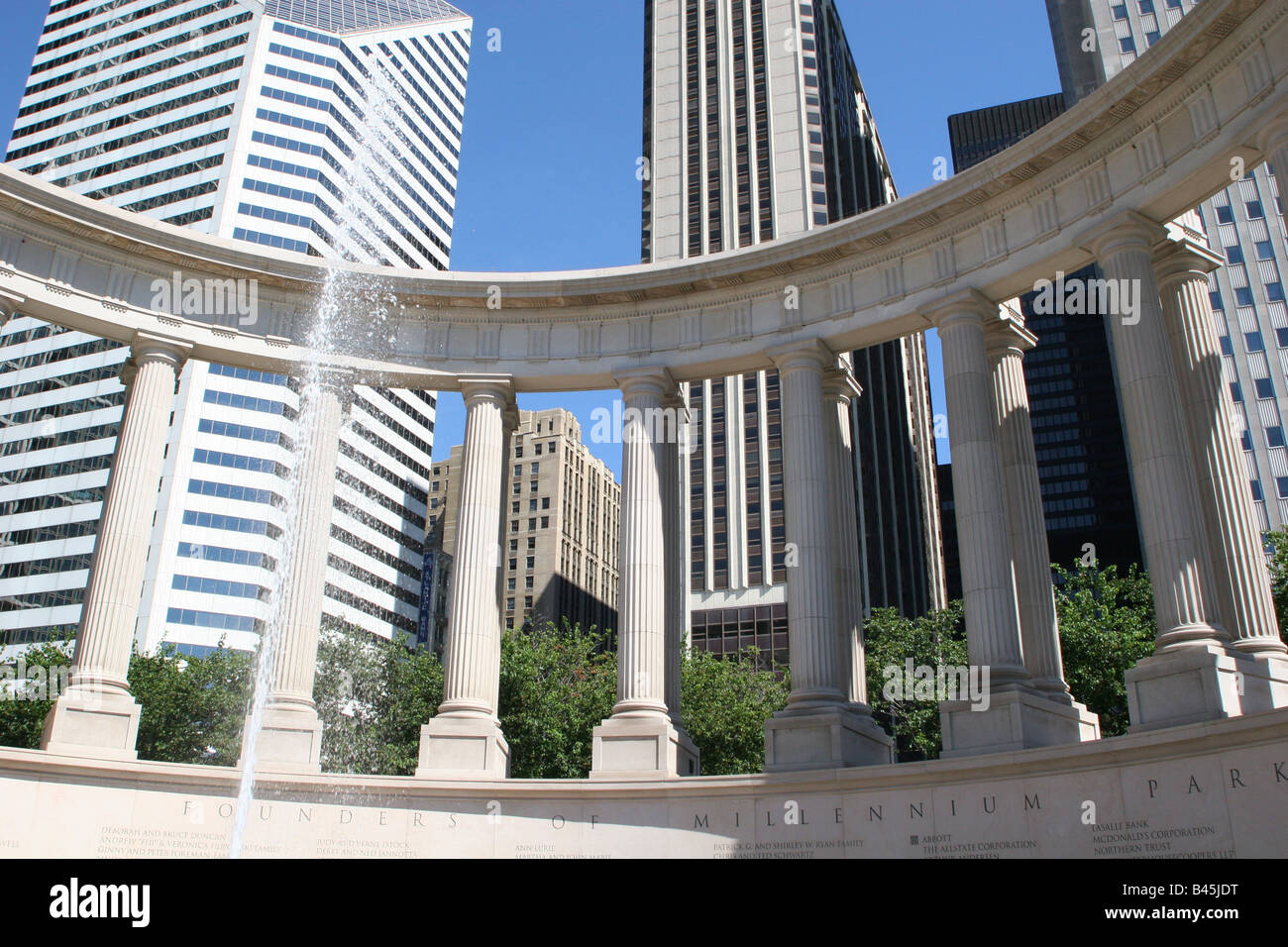 Wrigley Square und Millennium Monument im Millennium Park, Chicago, Illinois Stockfoto