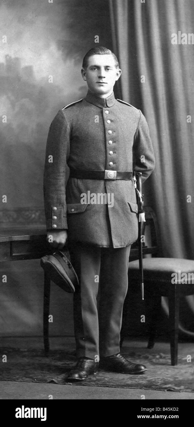 Militär, Uniformen, Deutschland, Bayern, Infanterie, Soldat im Vollkleid, volle Länge, Foto von Photographic Anstalt Hans Möller, München, ca. 1910, Stockfoto