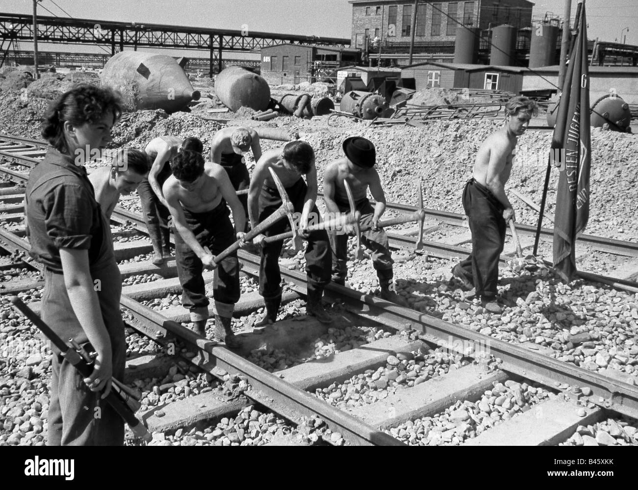 Geografie/Reisen, Deutschland, Deutsche Demokratische Republik, Organisationen, Freie Deutsche Jugend, Arbeitseinsatz, Bezirksjugendprojekt Buna, Schkopau, April 1961, Stockfoto