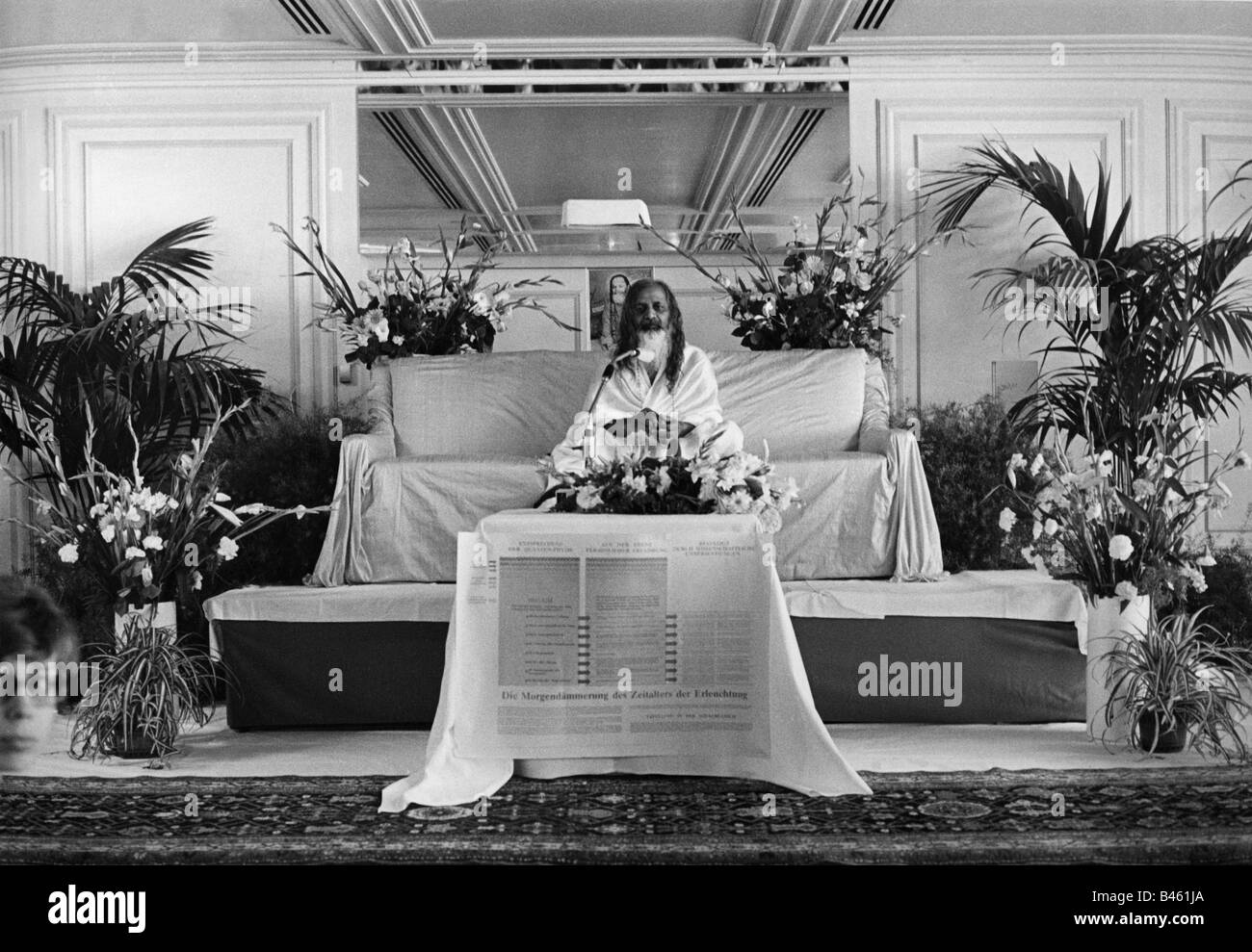 Maharishi yogi Fotos und Bildmaterial in hoher Auflösung Alamy