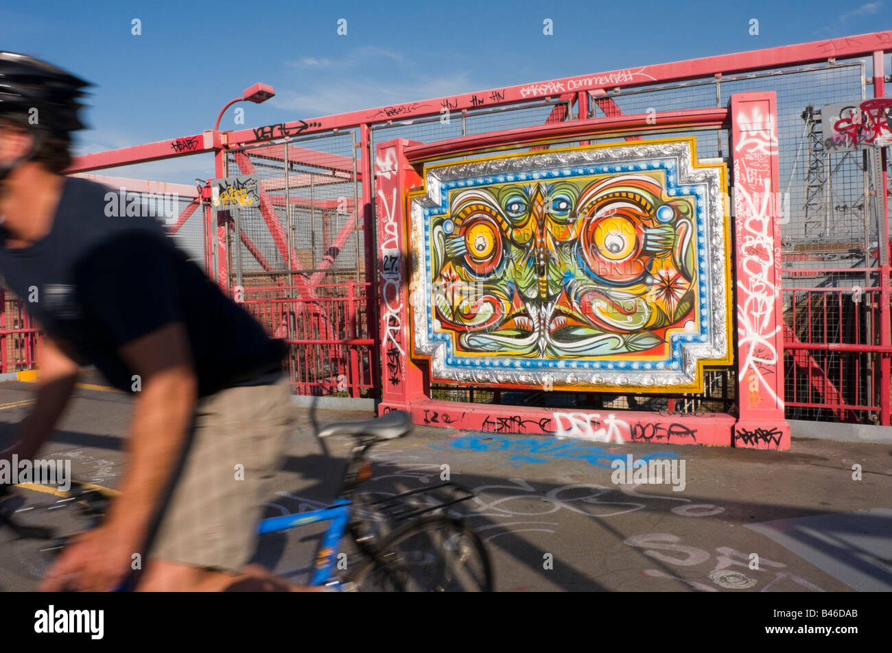 Graffiti-Stück auf der Williamsburg Bridge Stockfoto