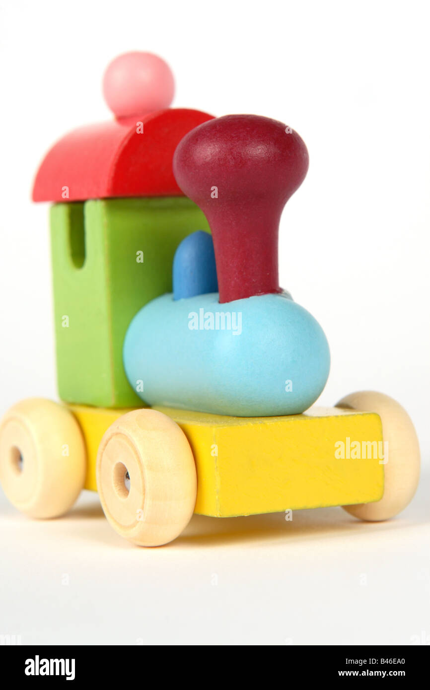 Holzspielzeug Zug Lok Motor entworfen, für kleine Kinder Stockfoto