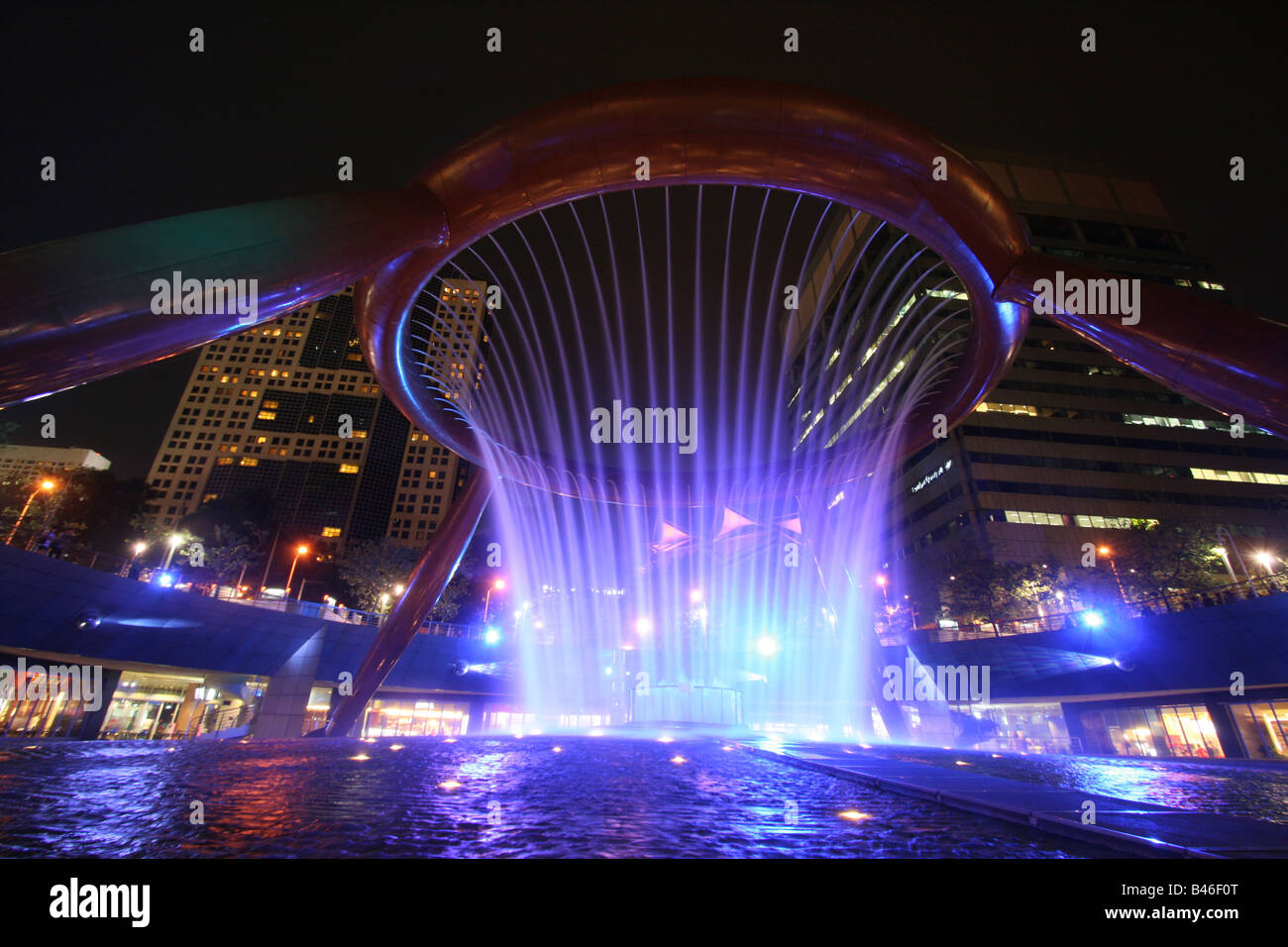 Lichtershow Fountain of Wealth, Suntec City, Singapur. Stockfoto