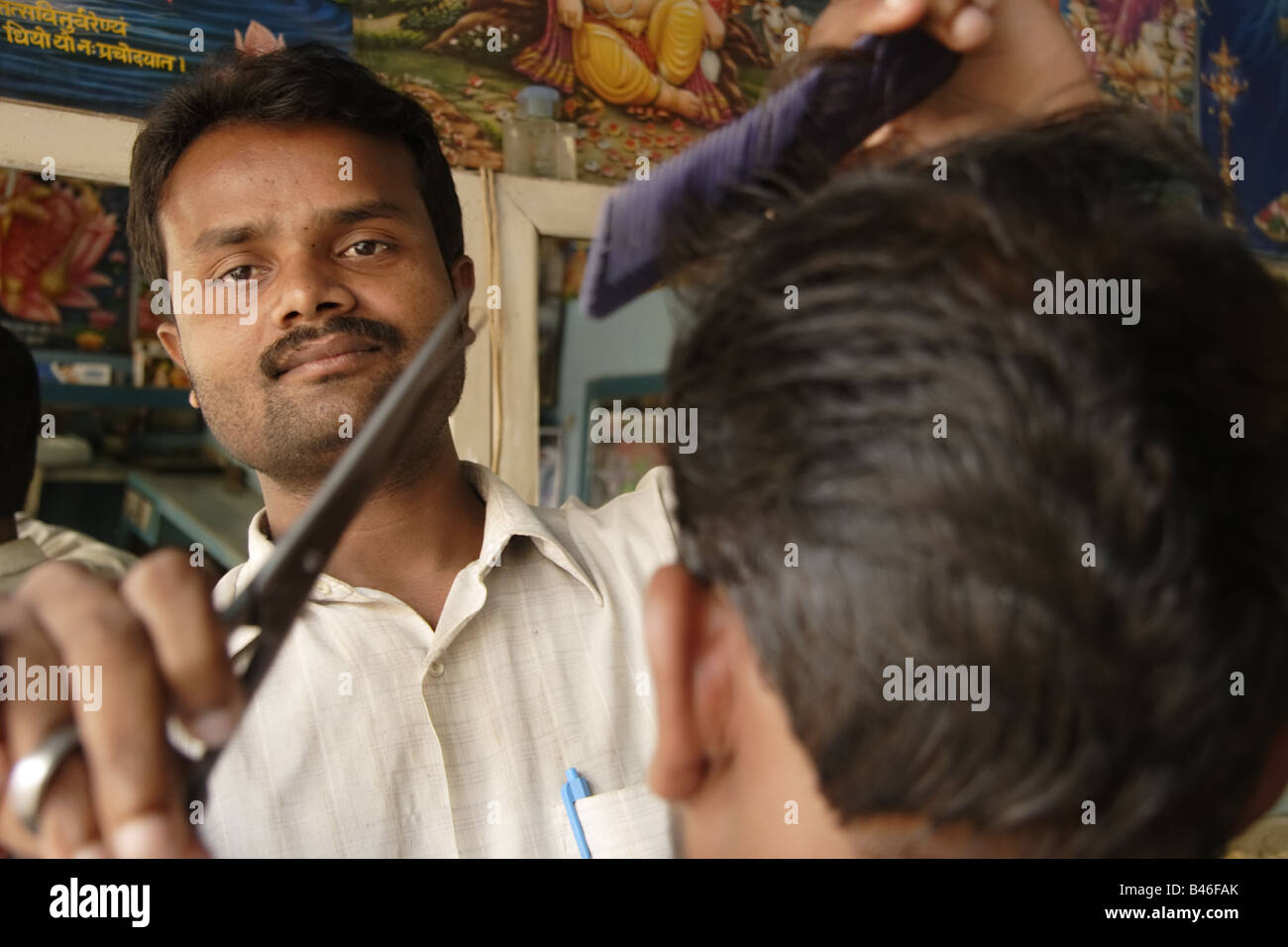 Haarschnitt Friseur in Kathmandu-Nepal Stockfotografie - Alamy
