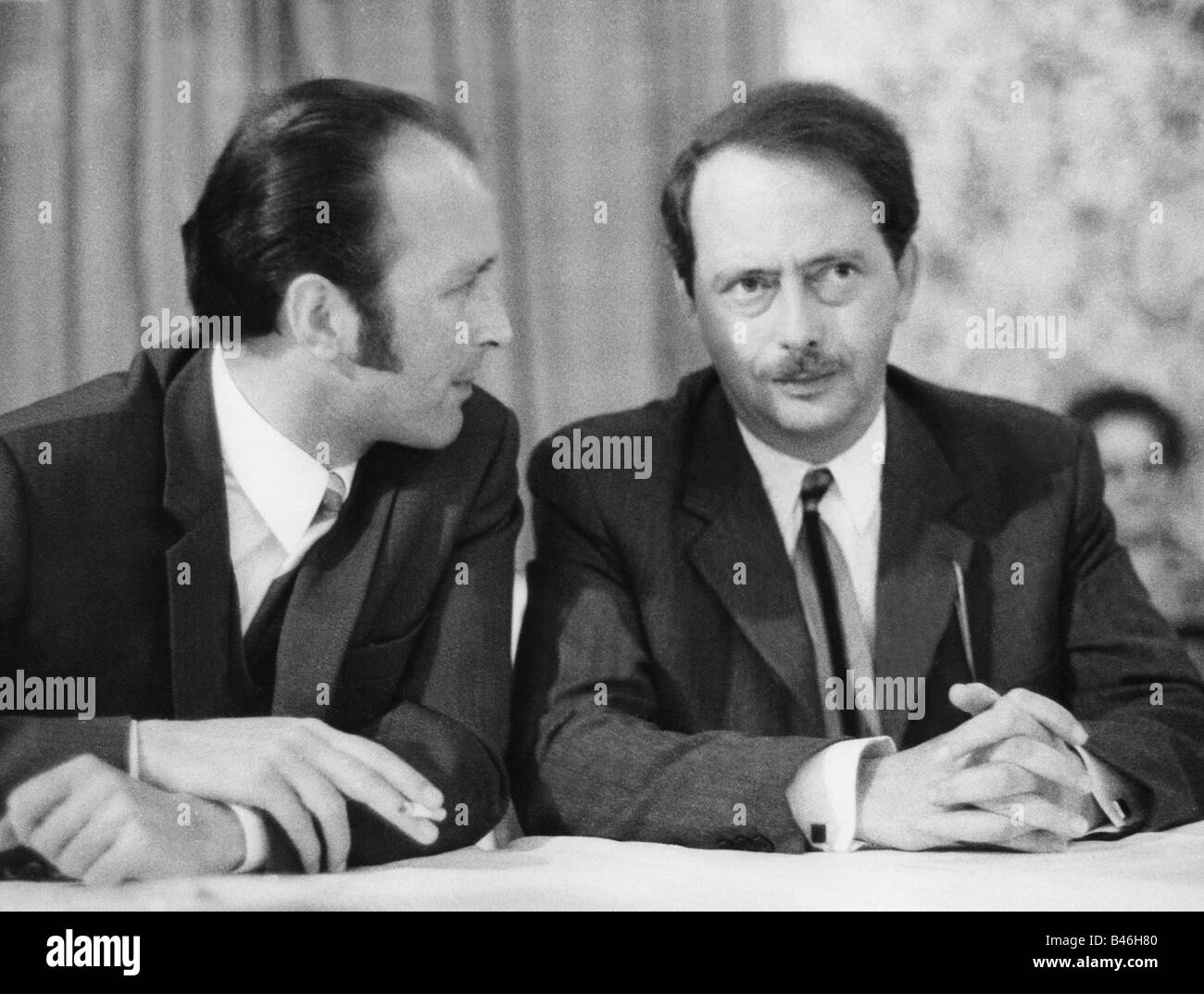 Dahrendorf, Ralf, 1.5.1928 - 17.6.2009, deutscher Politiker (FDP), halbe Länge, mit Hans Arnold Engelhard, Wahlkampf, Planegg, Juli 1969, Stockfoto