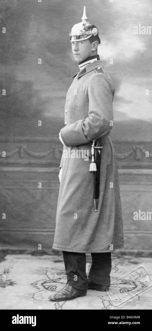 Veranstaltungen, Erster Weltkrieg / erster Weltkrieg, Militär, Soldaten, deutscher Soldat, stehen, volle Länge, München, Deutschland, 1914 - 1918, Stockfoto
