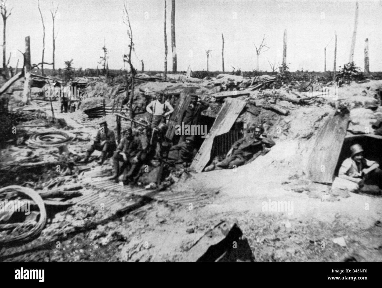Veranstaltungen, Erster Weltkrieg/erster Weltkrieg, Westfront, deutsche Schutzräume im Ploegsteert-Wald bei Ypern, Belgien, ca. 1917, Stockfoto