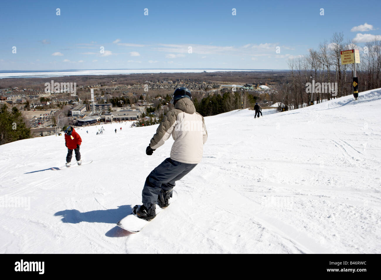 Junge, Snowboarden, Blue Mountain, Collingwood, Ontario, Kanada Stockfoto