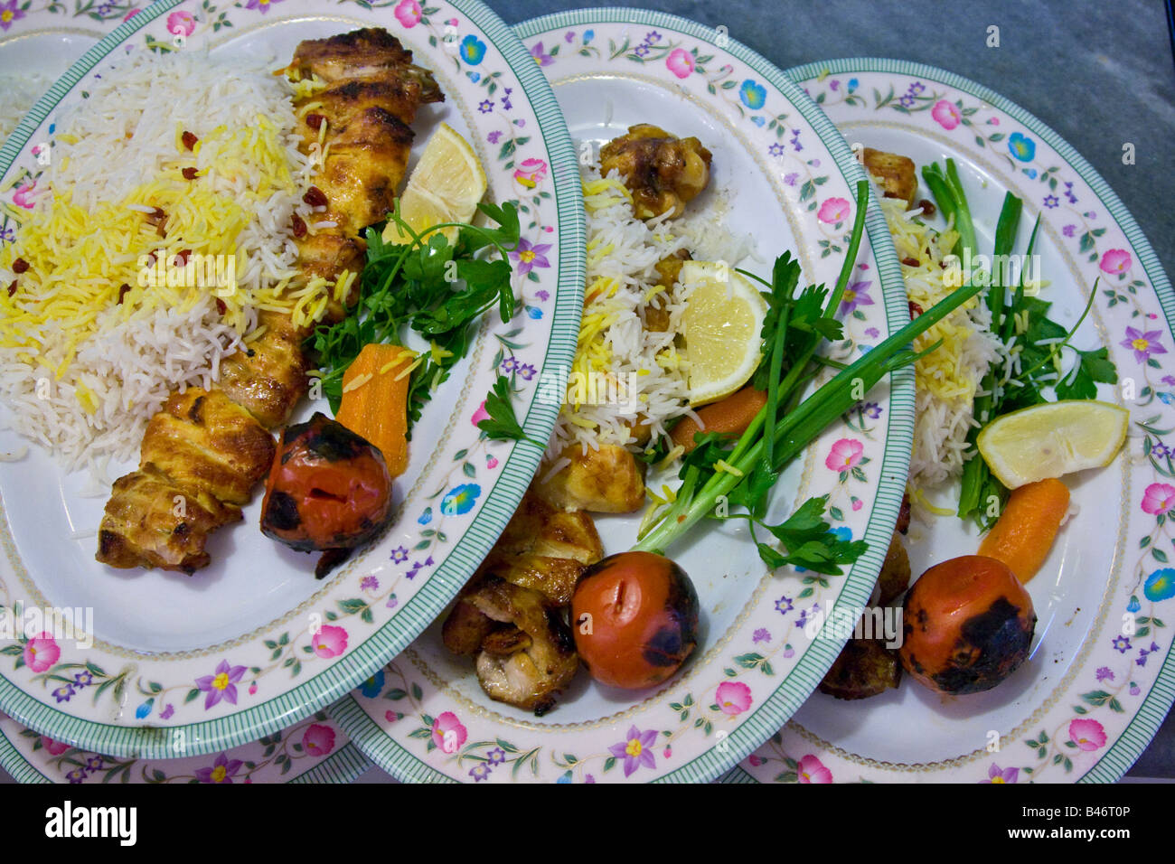 Chicken Kebab mit Reis iranischen Essen zu Bastani traditionelles Restaurant in Esfahan Iran Stockfoto