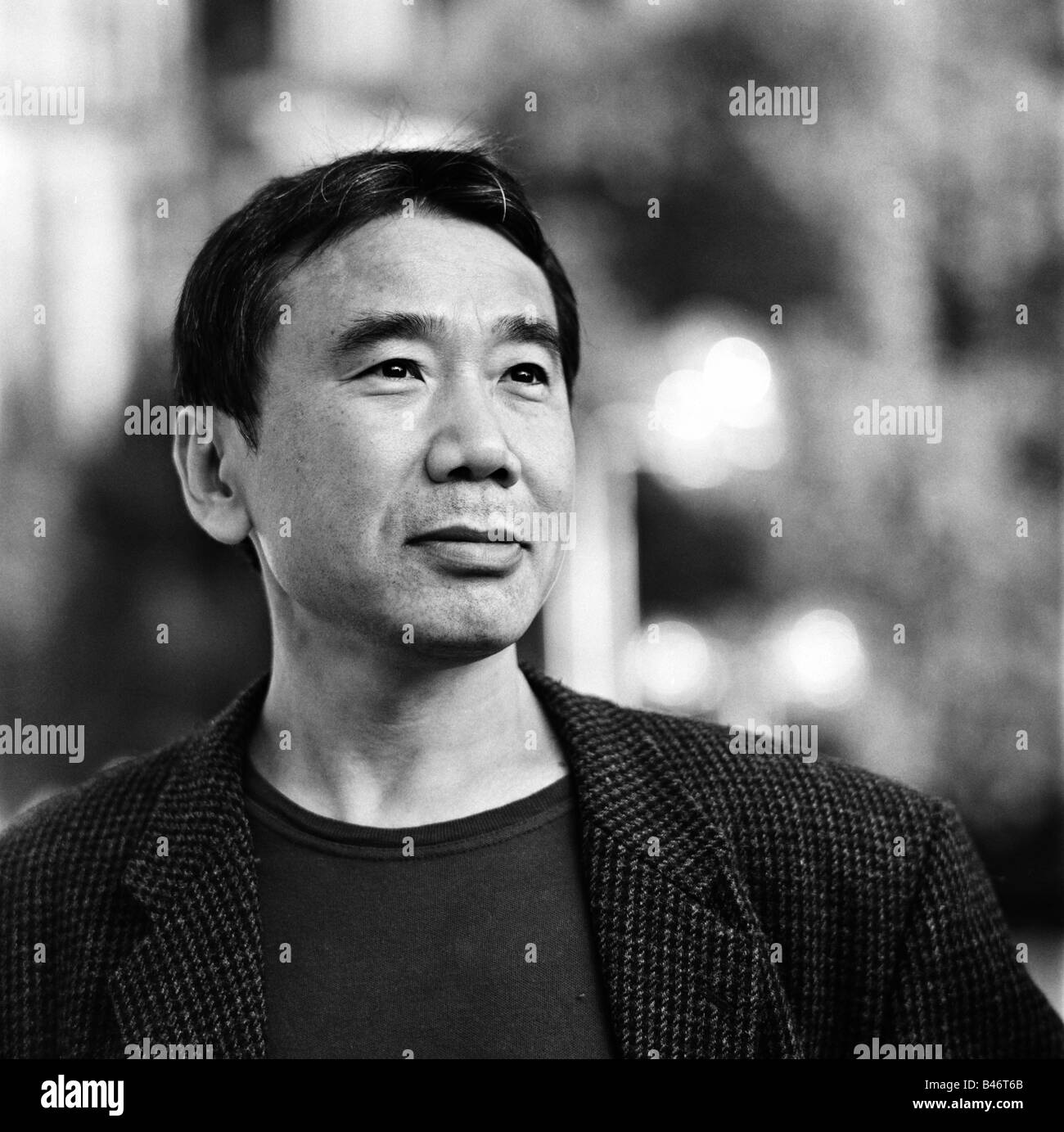 Murakami, Haruki, * 12.1.1949, japanischer Autor/Autor, Porträt, 4.10.2002, Stockfoto