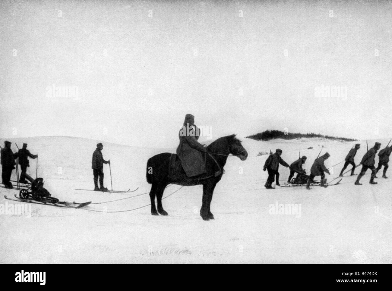 Veranstaltungen, Erster Weltkrieg/erster Weltkrieg, Ostfront, Hessische leichte Infanterie auf dem Weg zu einer Reserveposition bei Riga, Lettland, Januar 1916, Stockfoto