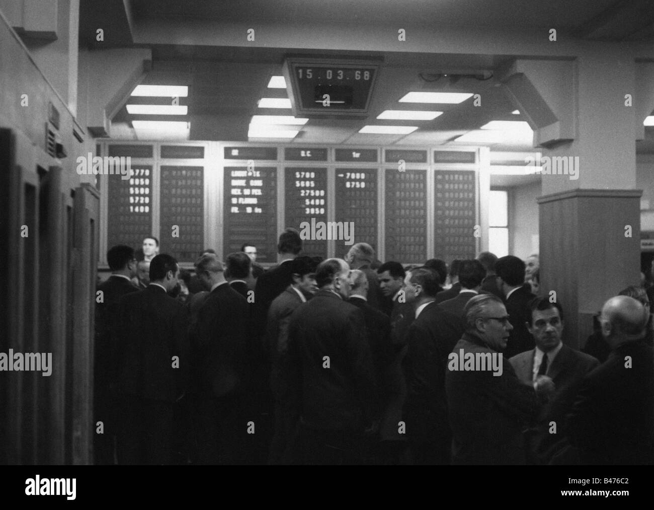 Geld/Finanzen, Börsen, Paris, französischer Bullionmarkt, Makler auf dem Boden, 15.03.1968, Stockfoto