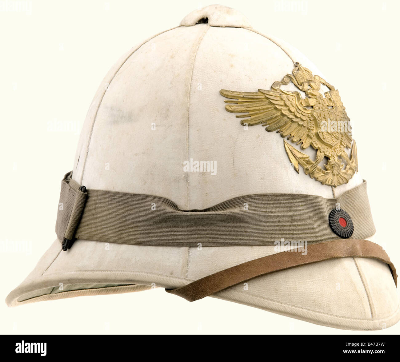 Uniform military helmet 1910s -Fotos und -Bildmaterial in hoher Auflösung –  Alamy