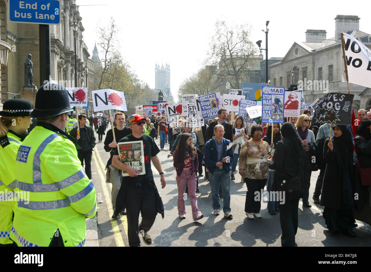 Eine Demonstration gegen den Irak-Krieg am 04.12.2003 in Whitehall, London Stockfoto