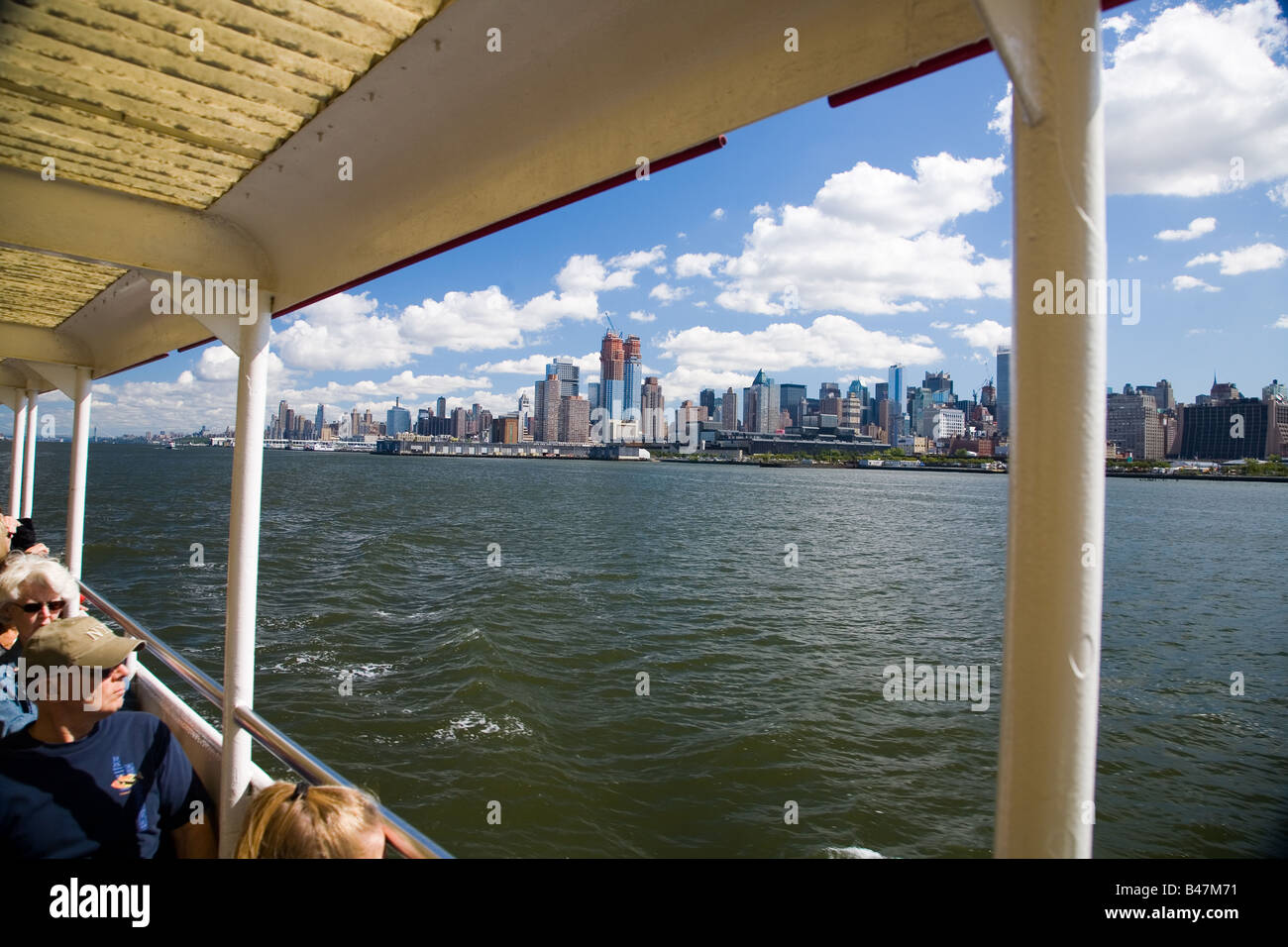 Blick auf Manhatten von einem Boot der Circle Line, New York Stockfoto