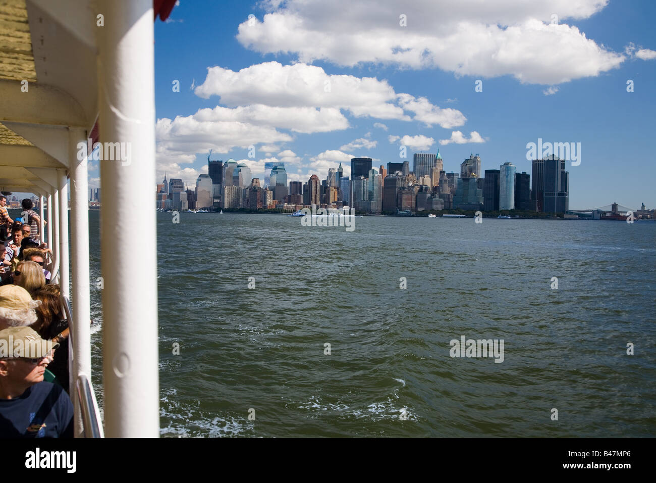 Im Süden von Manhattan Insel wie ein Circle Line Boot her gesehen Stockfoto