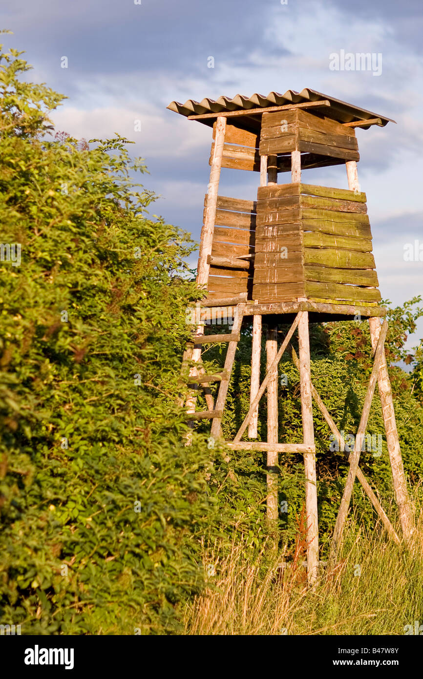 Jäger erhoben stand Stockfoto