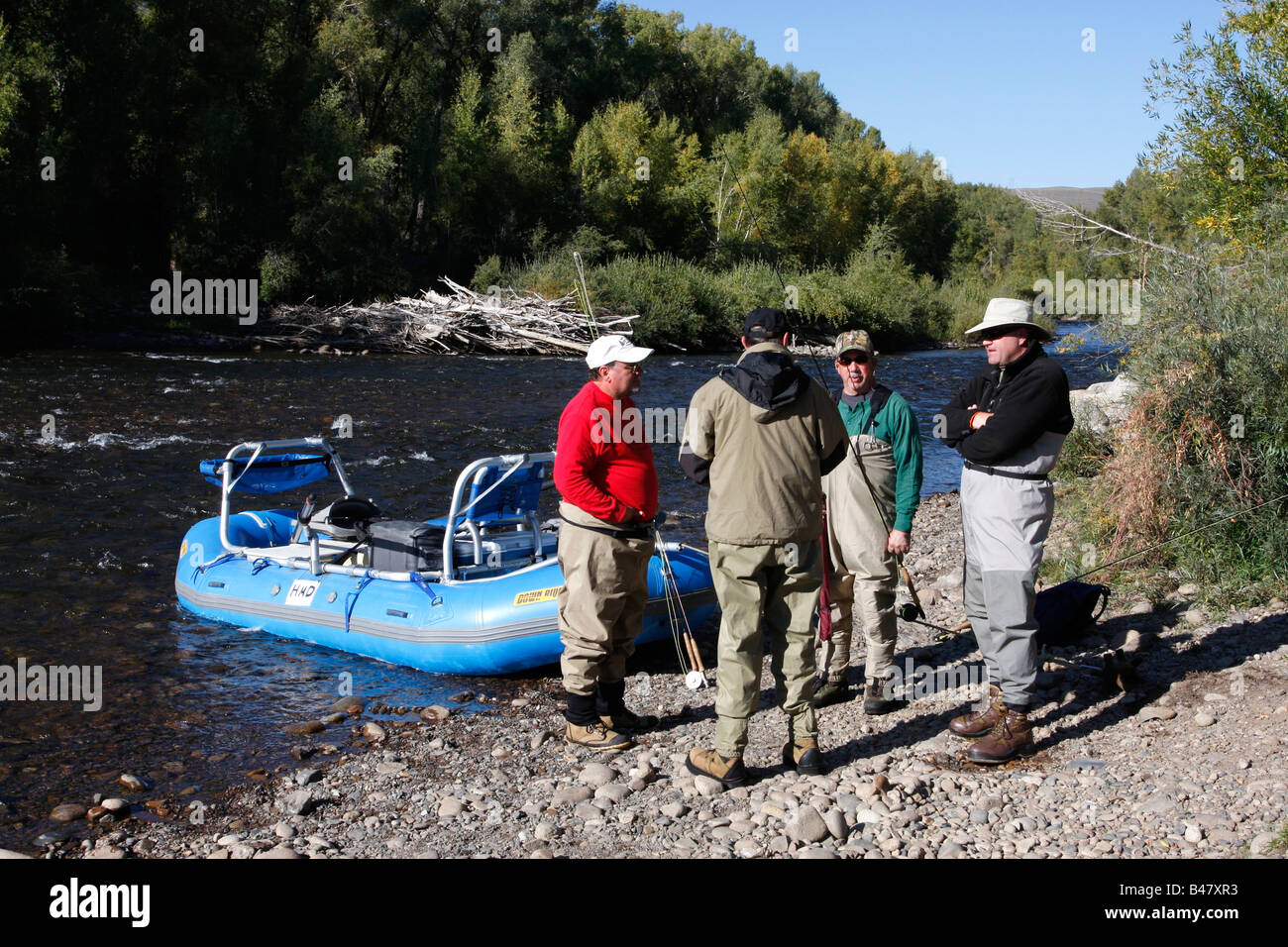 Gruppe von Fischern, die Vorbereitung auf Drift Angeln auf der Gunnison River, Colorado, USA Stockfoto