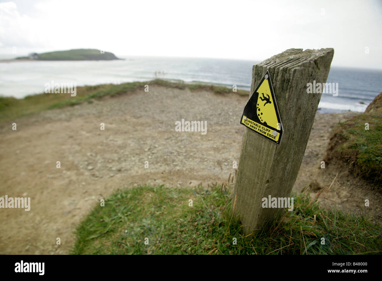 Klippe am in der Nähe von Ayrmer Cove South Devon Stockfoto