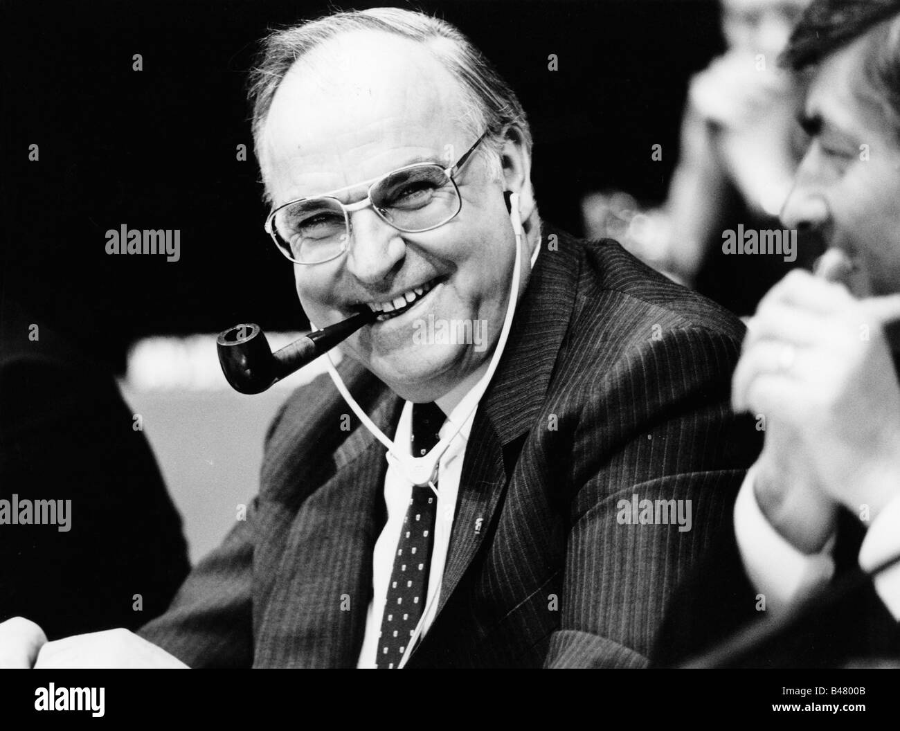 Kohl, Helmut, * 3.4.1930, deutscher Politiker (CDU), Bundeskanzler von Deutschland 1982 - 1998, halbe Länge, auf der Konferenz der Europäischen Volkspartei 1986, Stockfoto