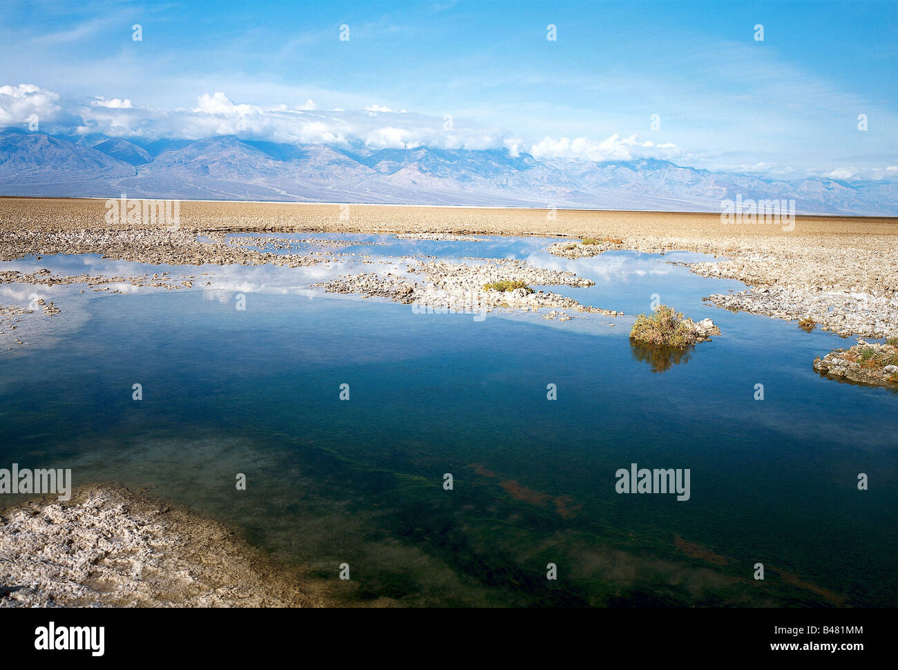 Geographie / Reisen, USA, Kalifornien, Death Valley, Badwater, 86 m unter dem Meeresspiegel, See, Wasser, Landschaft, Landschaften Stockfoto