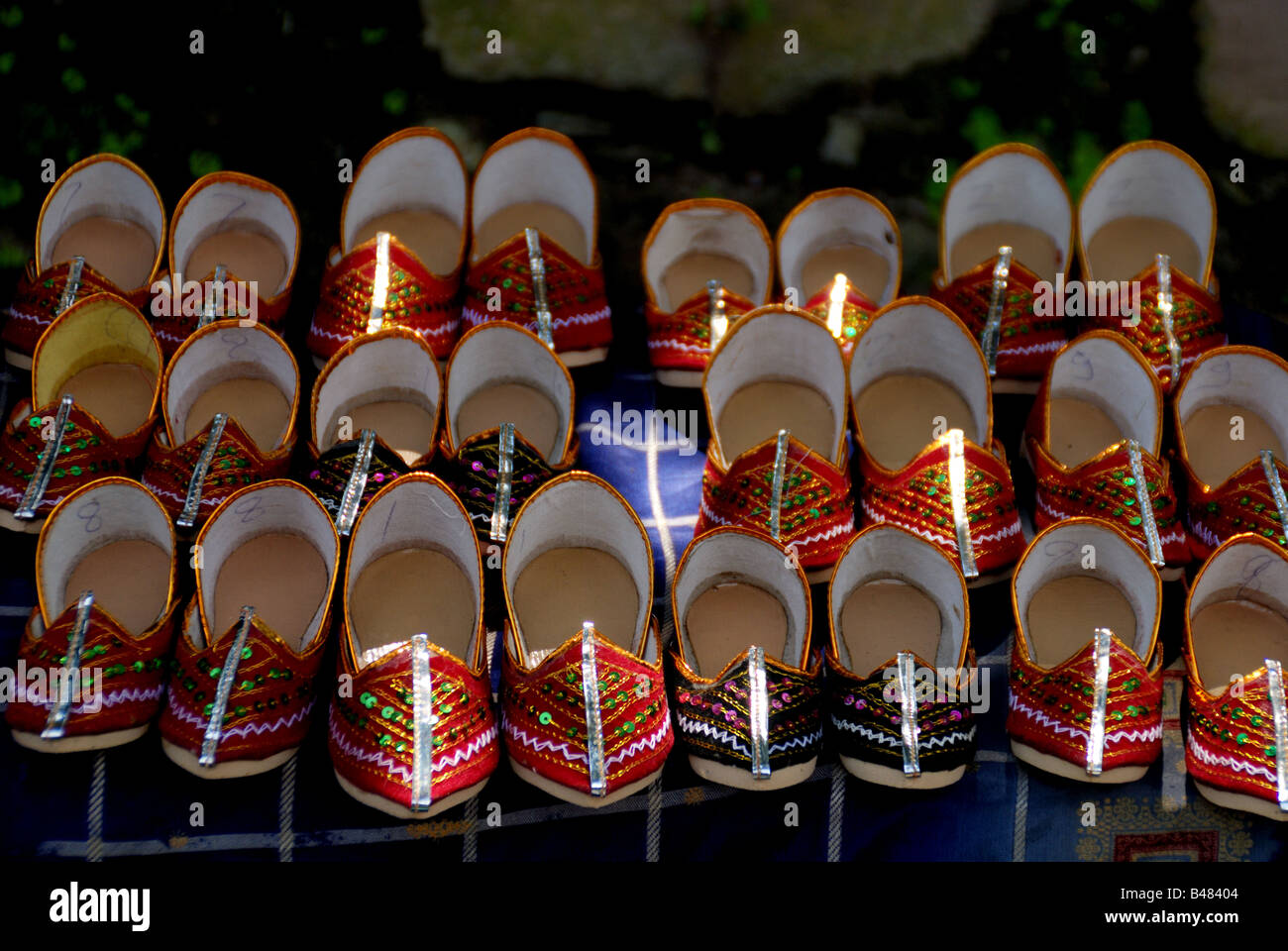 Tradition-Shoes.Shoes,Souvenir,Rishikesh,India,Ais Stockfoto