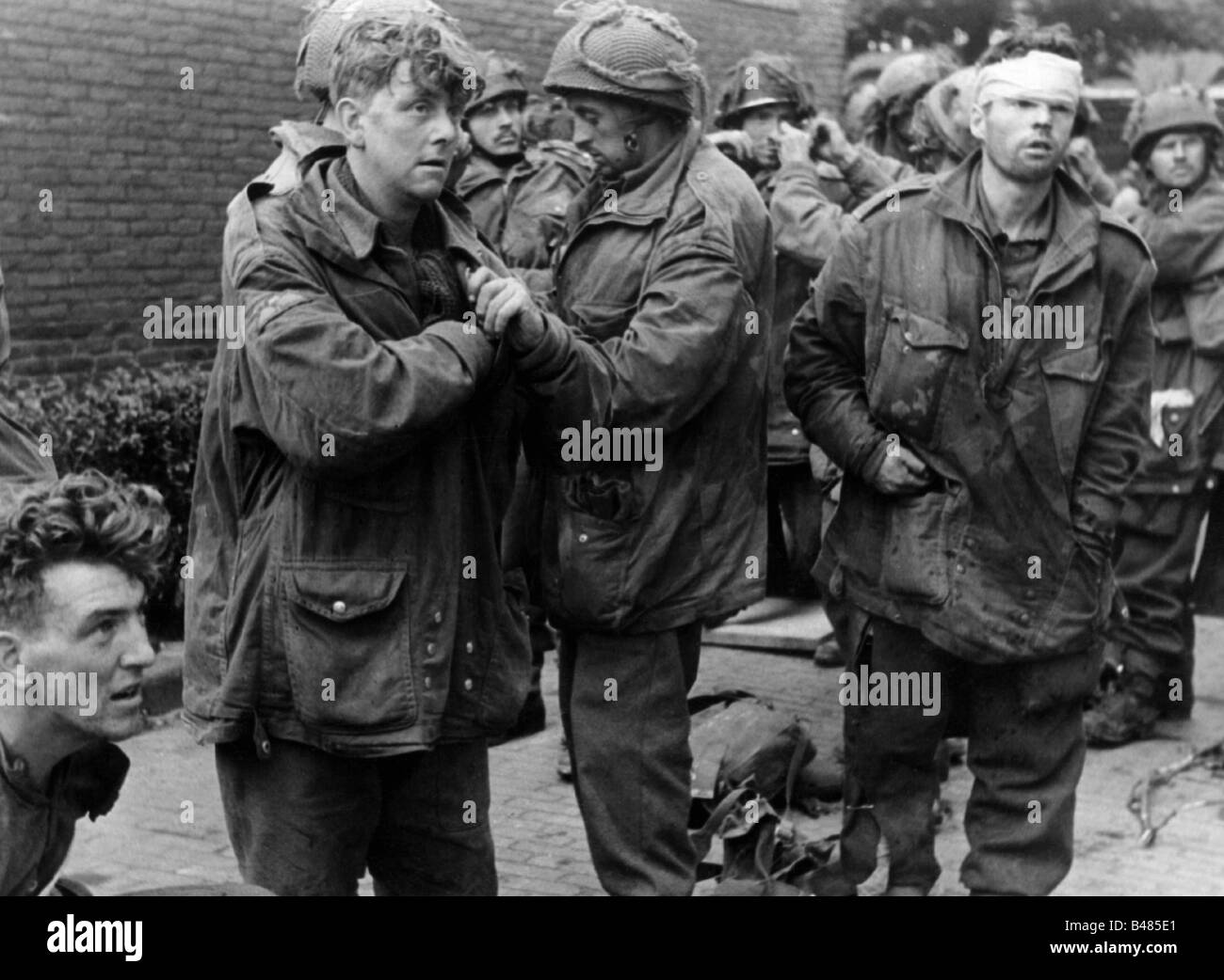 Veranstaltungen, Zweiter Weltkrieg / Zweiter Weltkrieg, Niederlande, Arnheim, 17. - 25.9.1944, Soldaten der britischen 1st Airborne Division (General Urquhart), 20.9.1944, Foto des deutschen Luftwaffen-Kriegskorrespondenten Helmuth Pirath bei Rijnbrug, ca. 15.30 Uhr, Stockfoto