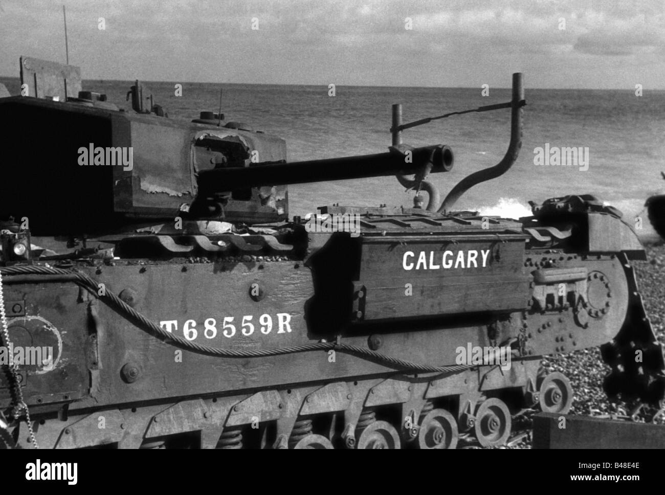 Ereignisse, Zweiter Weltkrieg/Zweiter Weltkrieg, Frankreich, Dieppe, 19.8.1942, zerstörte "Churchill"-Panzer des 14. Kanadischen Armee-Panzer-Regiments (Calgary Tanks), Stockfoto