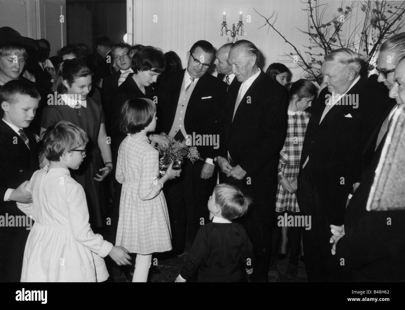 Adenauer, Konrad, 5.1.1876 - 19.4.1967, deutscher Politiker (CDU) und Staatsmann, Bundeskanzler von Deutschland 1949 - 1963, 88. Geburtstag, Rhoendorf, 5.1.1964, Stockfoto