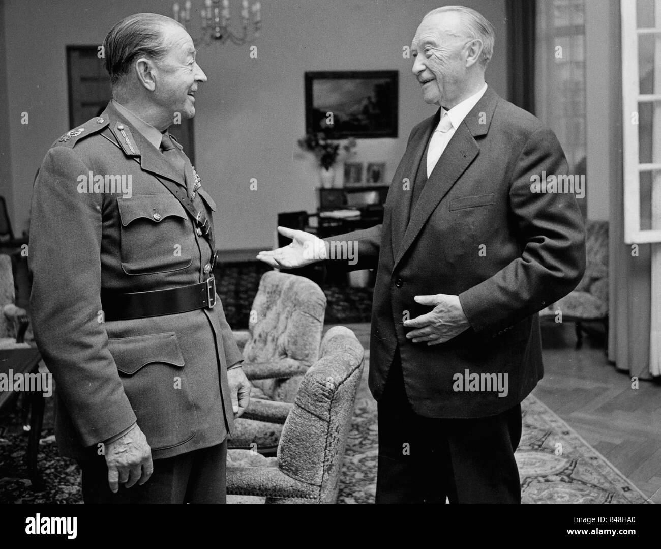 Earl alexander tunis Fotos und Bildmaterial in hoher Auflösung Alamy