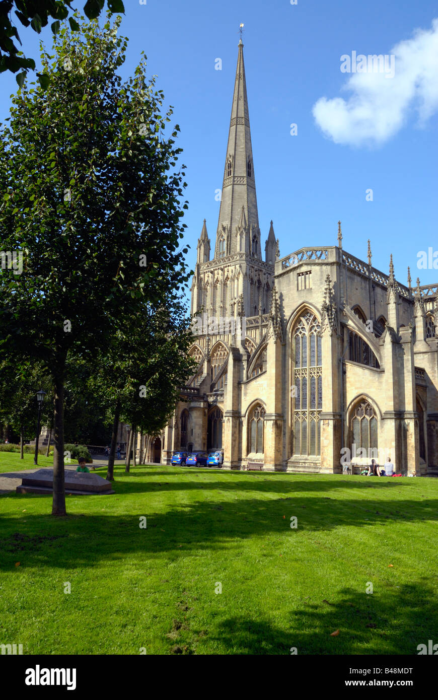 Kirche St Mary Redcliffe in Bristol an einem schönen Spätsommertag Stockfoto