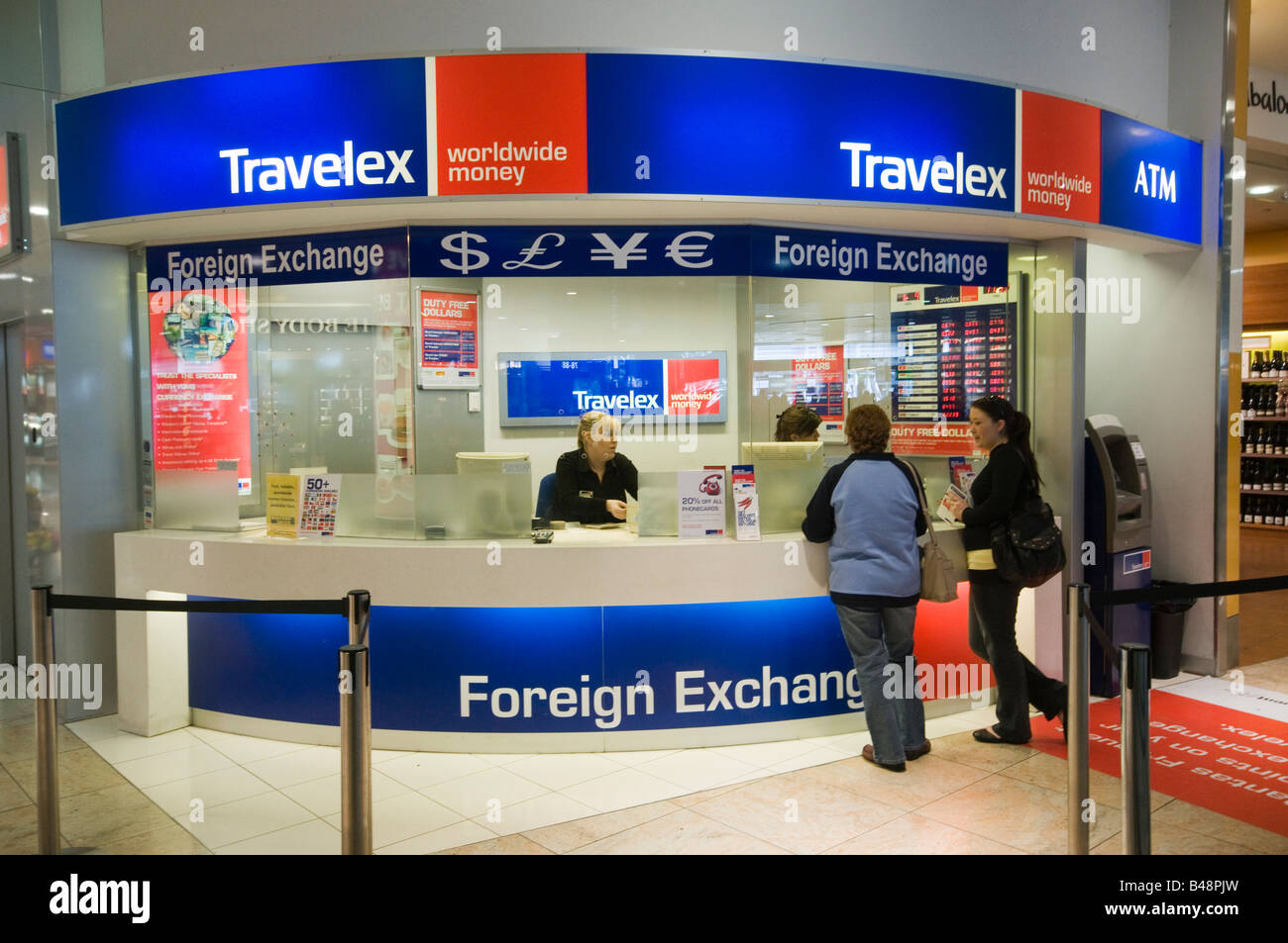 Travelex Foreign Exchange-Schalter am Flughafen Melbourne Australien Stockfoto