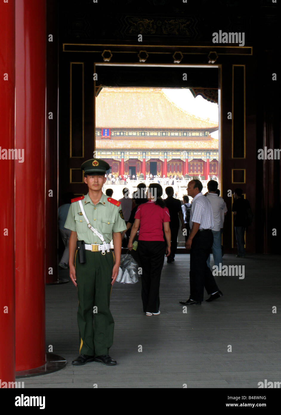 Ein Wachmann an der verbotenen Palast in Beijing, China Asien Stockfoto