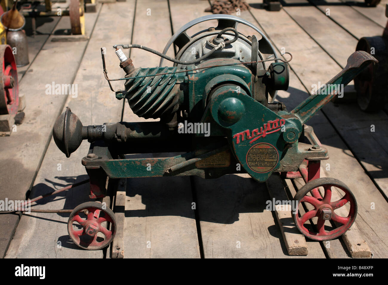 Maytag Benzin Angetriebene Waschmaschine Motor Wäsche Leicht Gemacht  Stockfotografie - Alamy