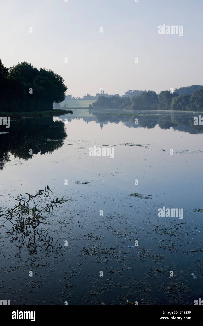 Der große See Castle Howard in der Nähe von Malton North Yorkshire Stockfoto