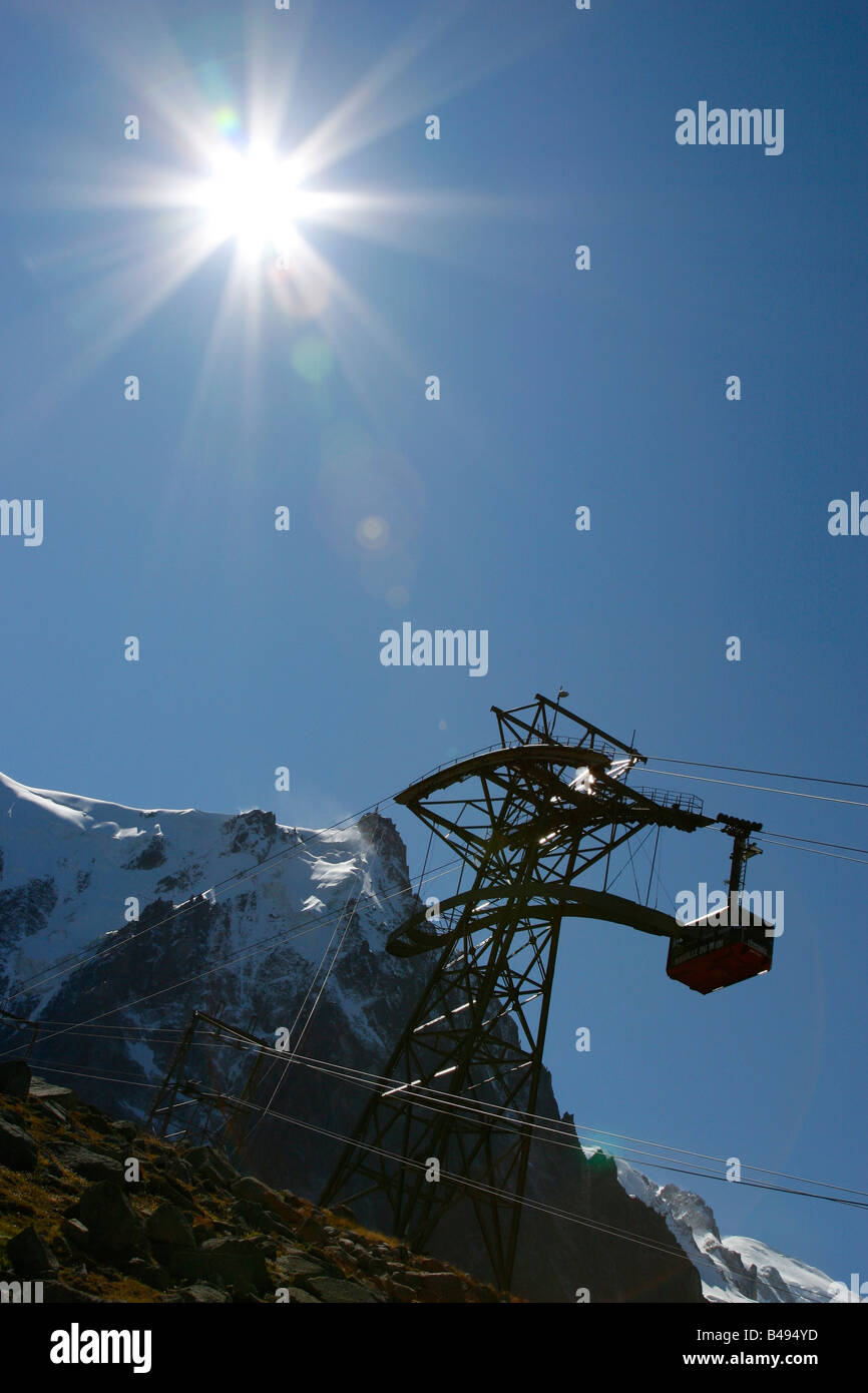 Studie der Seilbahn Aiguille du Midi in Chamonix Mont-Blanc, Französische Alpen. Stockfoto