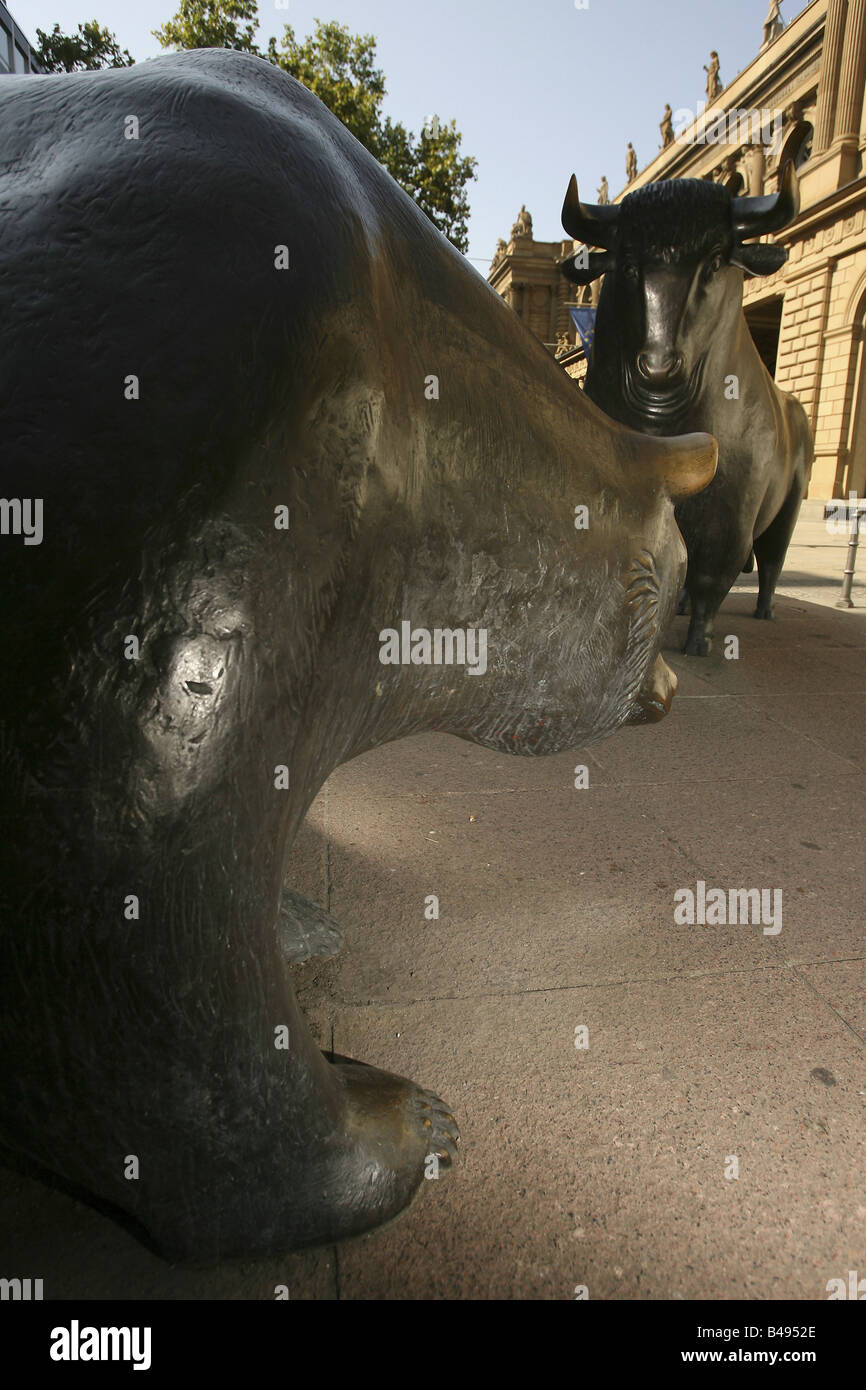 Der Bulle und der Bär-Skulptur vor der Deutschen Börse in Frankfurt am Main, Deutschland Stockfoto